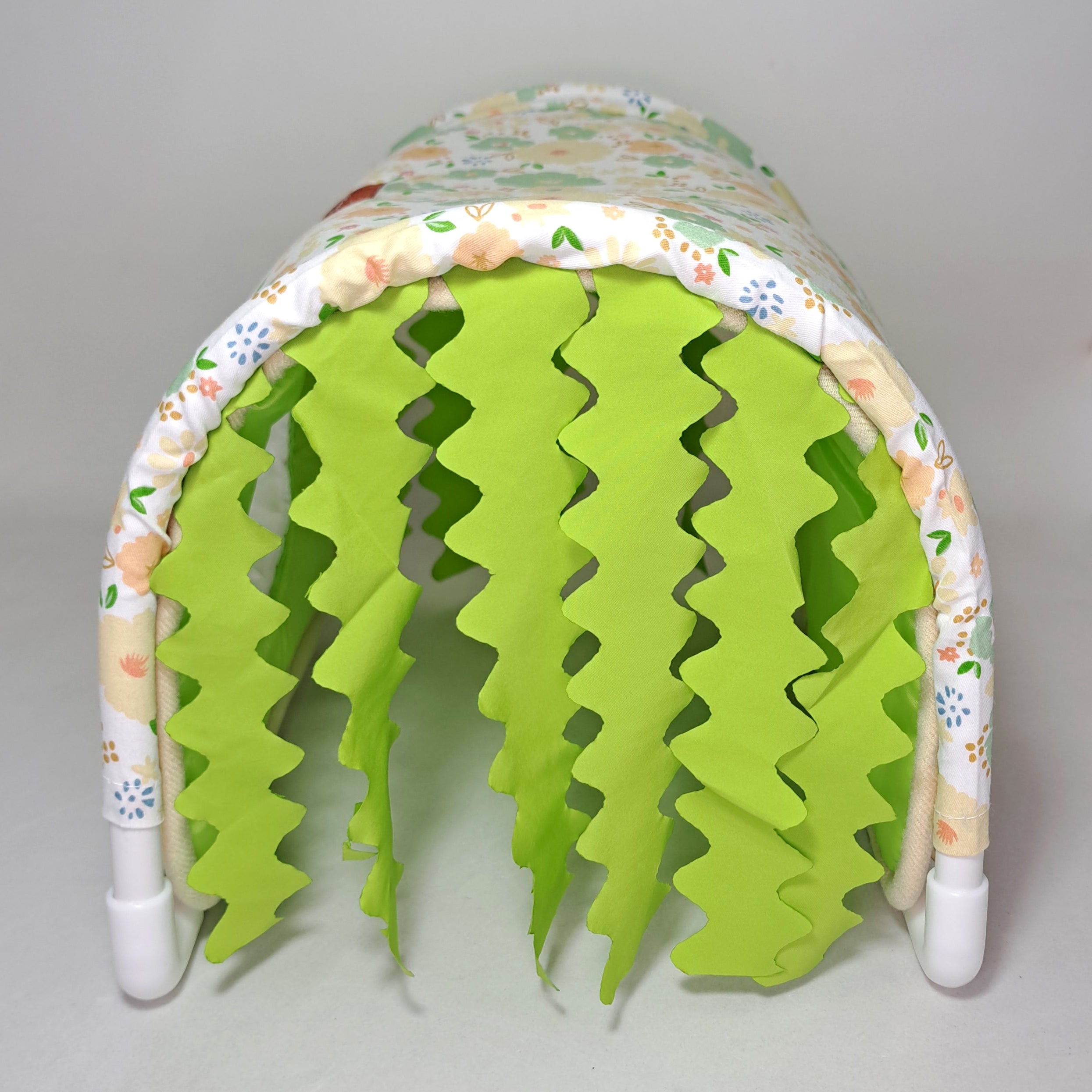Tunel escondite de tela armable para cuyo flores verde