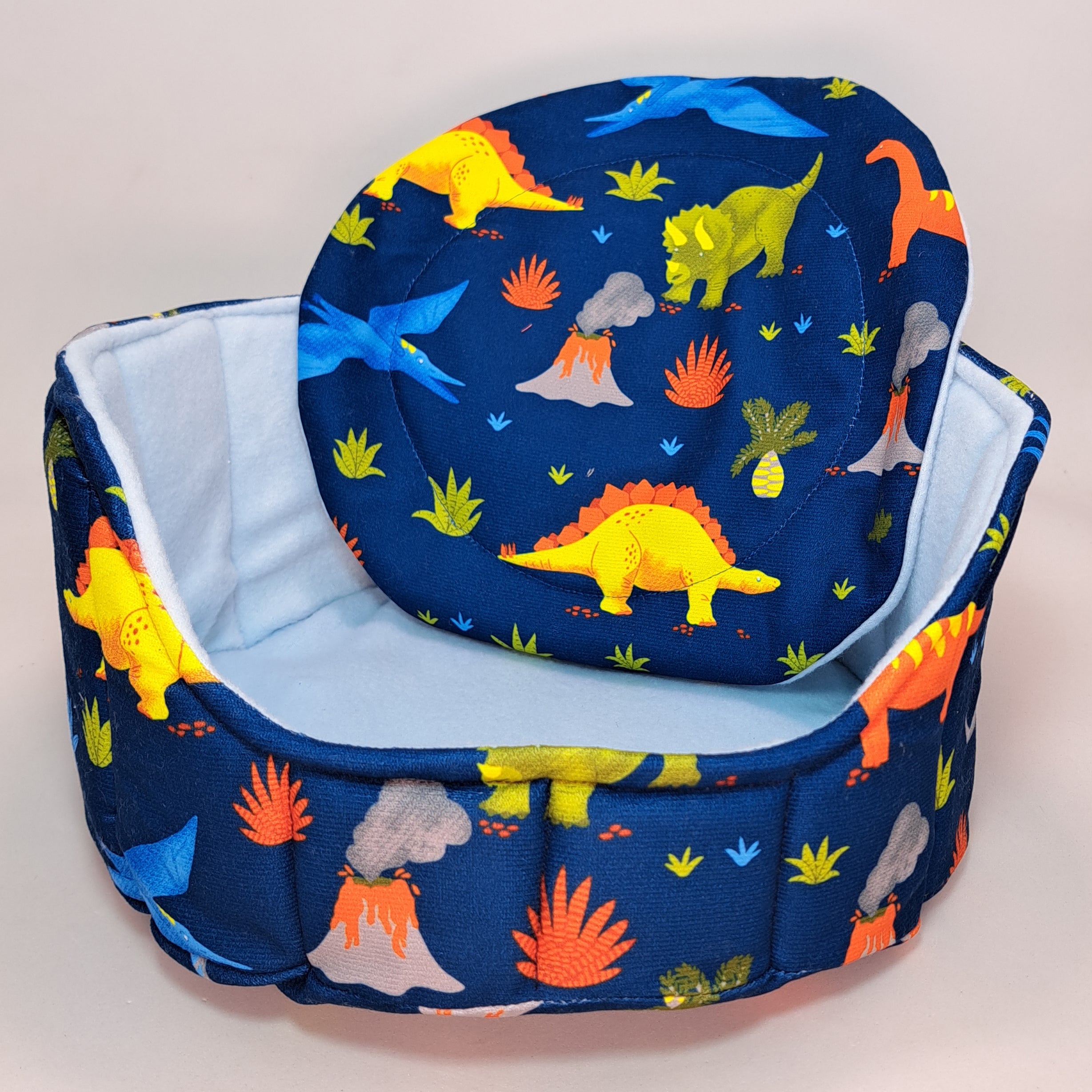 Cama con suave y acogedora para cuyo