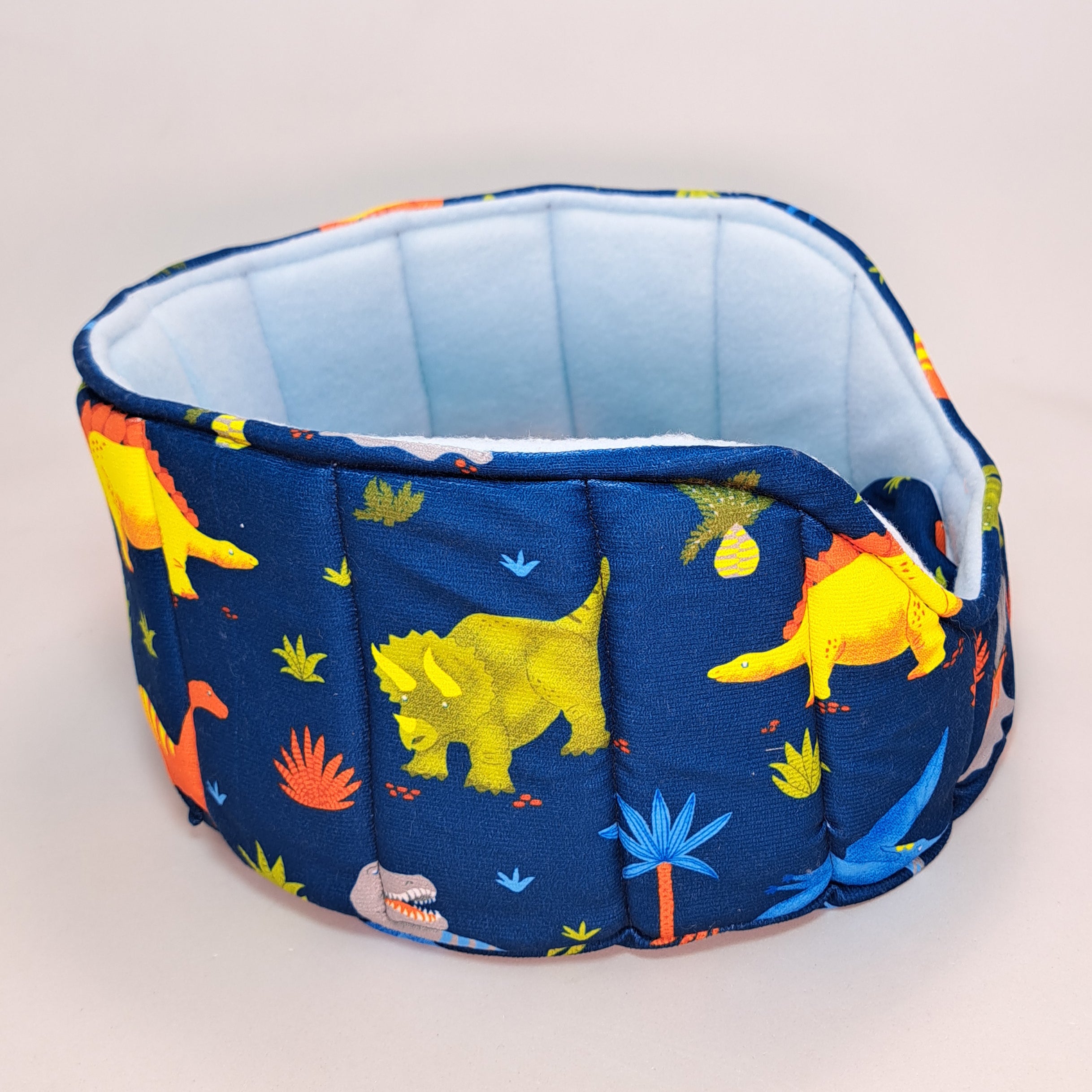 Cama con suave y acogedora para cuyo