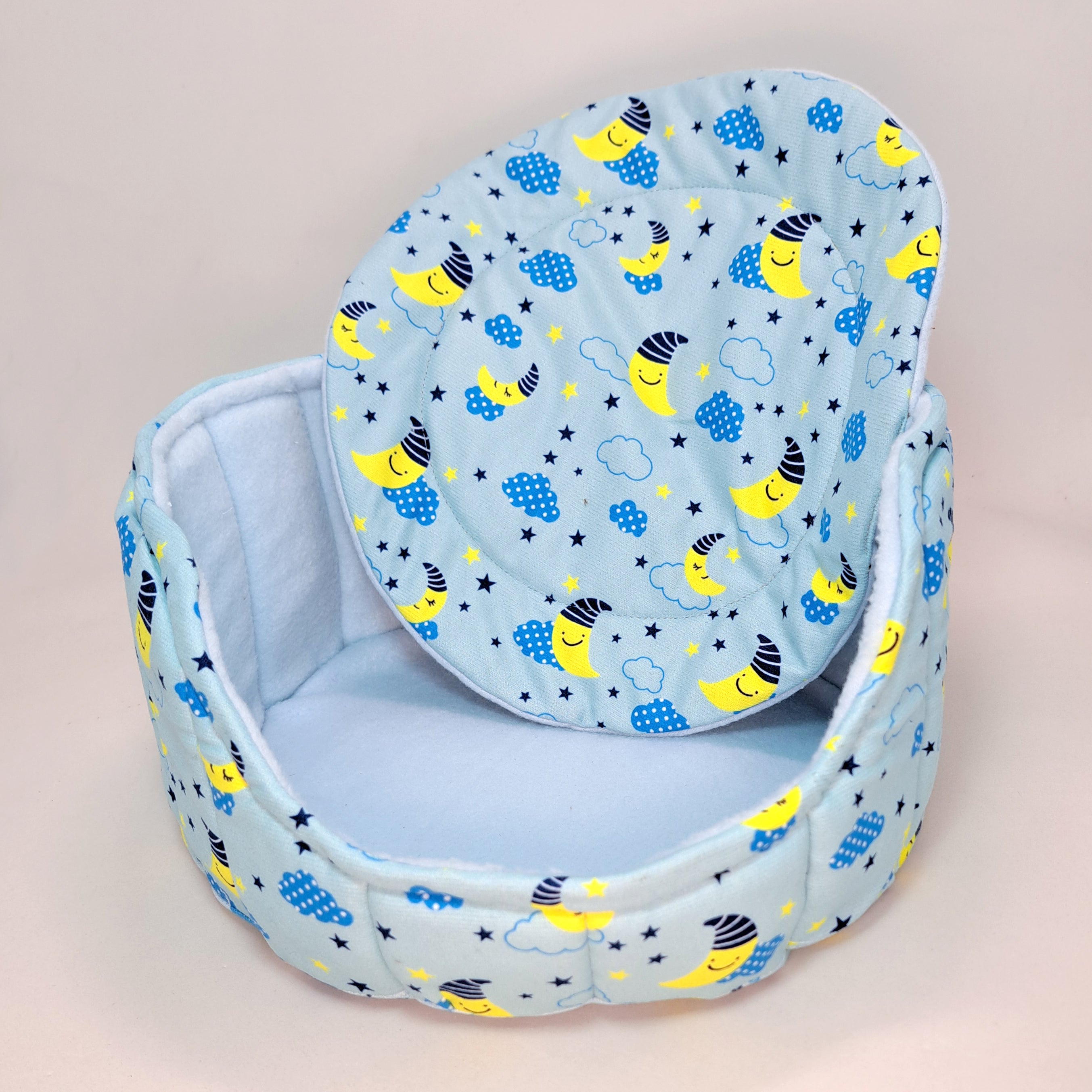 Cama con suave y acogedora para cuyo