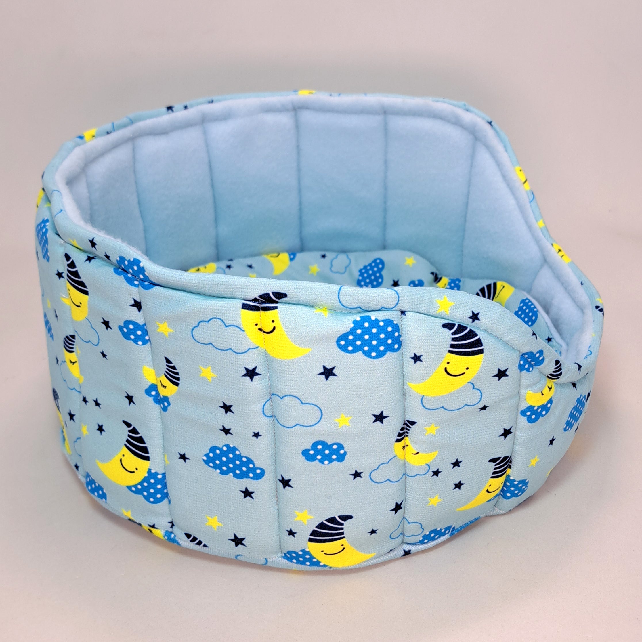 Cama con suave y acogedora para cuyo